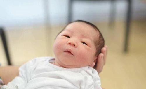 便攜性青青草成人在线廠家新生兒腹瀉的原因以及醫治辦法